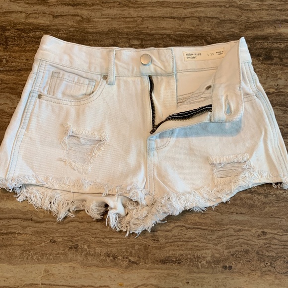 BULLHEAD DENIM CO. HIGH RISE SHORT SZ (1) 23”W - Picture 7 of 8